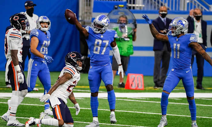 Cephus celebrates a first down against the Chicago Bears.